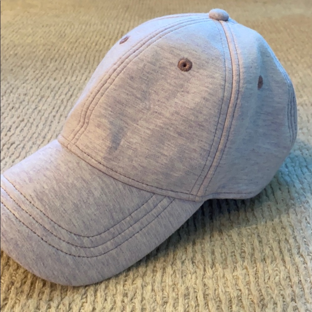 Lululemon “baller” hat